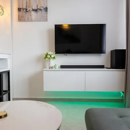 Apartament Aurora - *